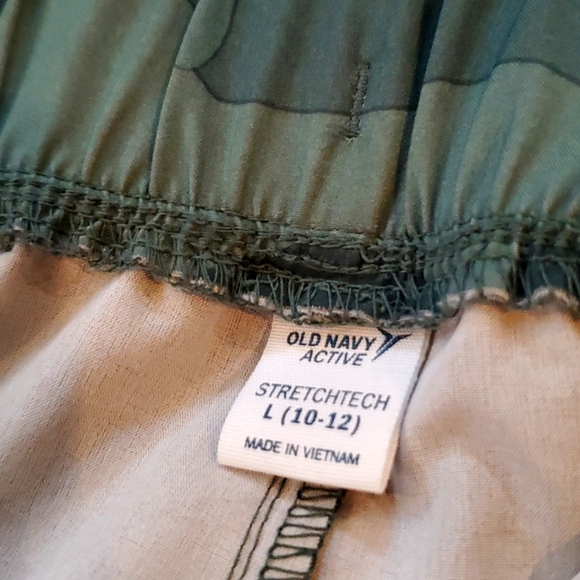 Old Navy Active camo jogger outfit - Picture 5 of 14